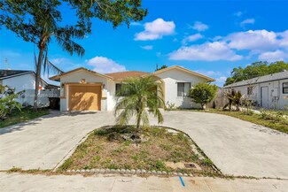 3211 SW 3rd St, Deerfield Beach, FL 33442