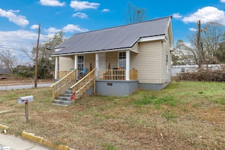 208 N Sloan St, Clinton, SC 29325