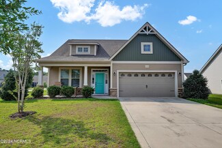 702 London Ln, Surf City, NC 28443