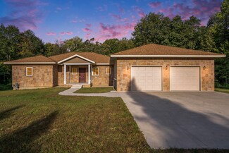 888 Double Eagle Dr, Otsego, MI 49078