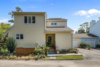 300 Mcginnis Dr, Pine Knoll Shores, NC 28512
