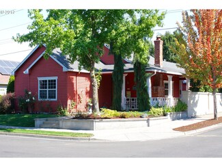 1012 NE Multnomah Dr, Fairview, OR 97024