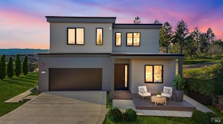 3720 Stanhope Ct, Santa Rosa, CA 95404