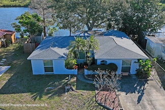 1214 Stover Ct, Holiday, FL 34691