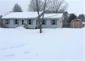 7933 S Marlene Dr, Rothbury, MI 49452