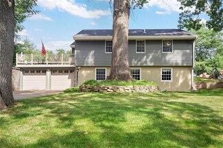 1701 11th St NW, Cedar Rapids, IA 52405