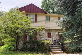 5800 Pleasant Dr, Des Moines, IA 50312