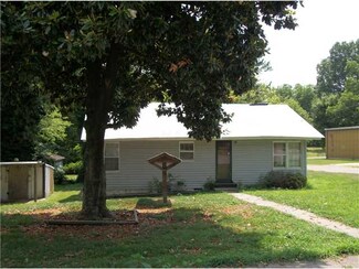 255 W Mcfarlin Ave, Henning, TN 38041