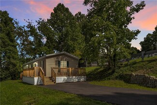 125 Wencliff Ln, Jeannette, PA 15644