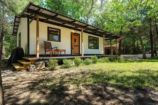 410 County Road 32900, Paris, TX 75460
