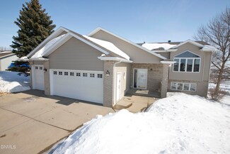 3903 Dominion St, Bismarck, ND 58503
