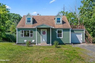 40 Bloomingrove Dr, Troy, NY 12180