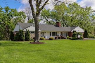 3689 Ridgewood Dr, Hermitage, PA 16148