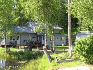 5556 S Rolling Dr, Big Lake, AK 99654