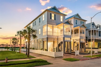 2602 E Seaside Dr, Galveston, TX 77550
