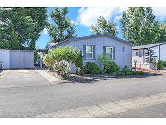 1025 S 6th St Unit 50, Harrisburg, OR 97446