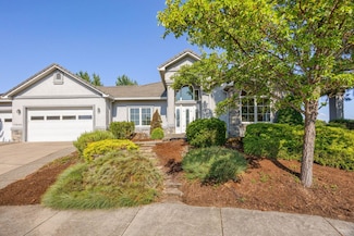 1088 Oak Grove Ct, Eagle Point, OR 97524