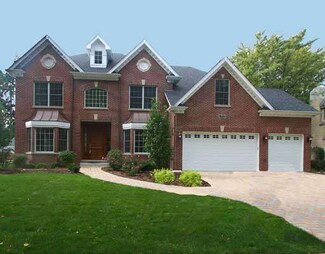 3928 Clausen Ave, Western Springs, IL 60558