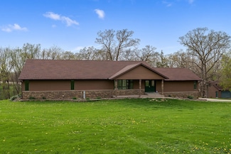 10446 N Davis Rd, Davis, IL 61019