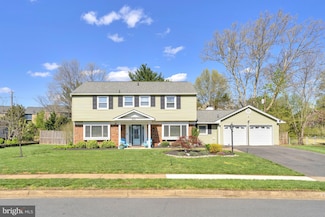 4111 Meadow Hill Ln, Fairfax, VA 22033