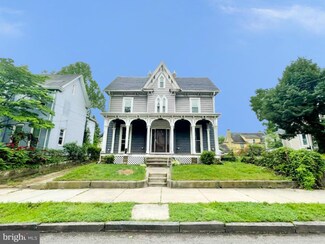 45 E Centre St, Woodbury, NJ 08096