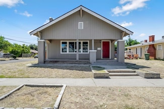 1303 N Calaveras St, Fresno, CA 93728