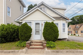 353 Smithfield Ave, Pawtucket, RI 02860