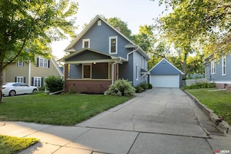 6720 Orchard St, Lincoln, NE 68505