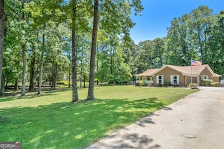 2260 Castle Lake Dr, Tyrone, GA 30290