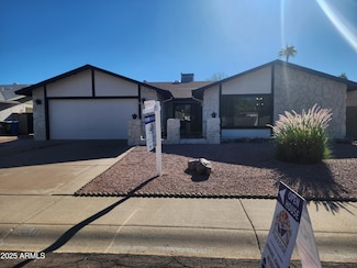 11449 S Iroquois Dr, Phoenix, AZ 85044