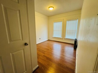 21-13 25th Road 21-13 Rd Unit 2, Long Island City, NY 11102