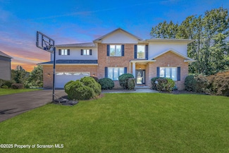 125 Hyland Hill Dr, Archbald, PA 18403