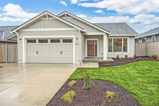 3955 Colorado Dr, Medford, OR 97504