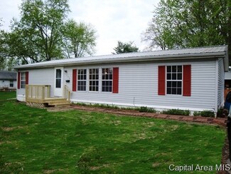 340 E Elm St, Carlinville, IL 62626
