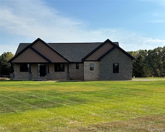 2039 Greater Oak Dr, Lapeer, MI 48446