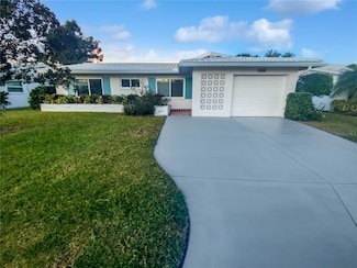 9506 141st St, Seminole, FL 33776