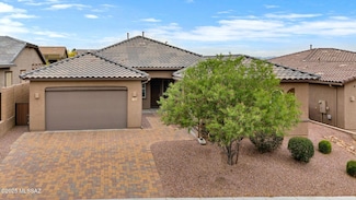 733 W Champions Run Way, Oro Valley, AZ 85755