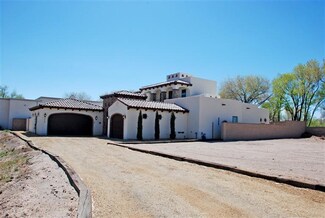 312 Nuevo Hacienda Ln NW, Los Ranchos, NM 87107