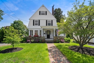 34 Main St, Southborough, MA 01772