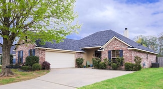 1032 Creole Dr, Bossier City, LA 71111