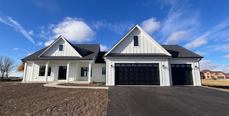 9295 Stonewall Dr, Newark, IL 60541