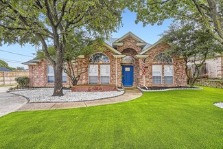 3220 John Ct S, Hurst, TX 76054