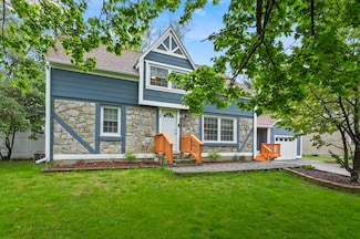 13 Carey Ln, Oxford, MA 01540