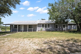 218 Live Oak Ln, Sandia, TX 78383