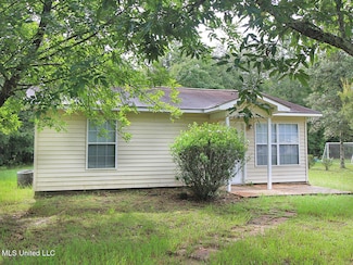 10009 Flintridge Dr, Moss Point, MS 39562