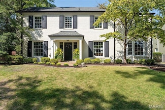 8033 Seminole Dr, Saint Louis, MO 63105