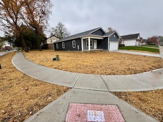 1351 Mayfair Dr, Wilmington, OH 45177