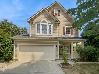 200 Hallwood Ct, Holly Springs, NC 27540