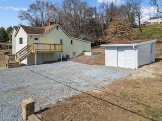 454 Tinker Ave, Vinton, VA 24179