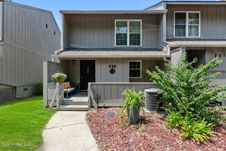 220 Highpoint Dr, Diamondhead, MS 39525